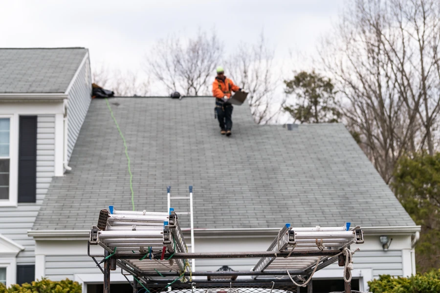 What To Expect During A Roof Installation Project Qualicum Beach, BC
