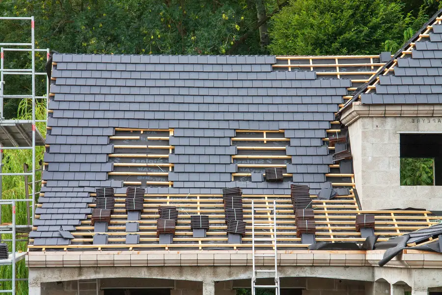 What To Expect During A Roof Installation Project in Qualicum Beach, BC
